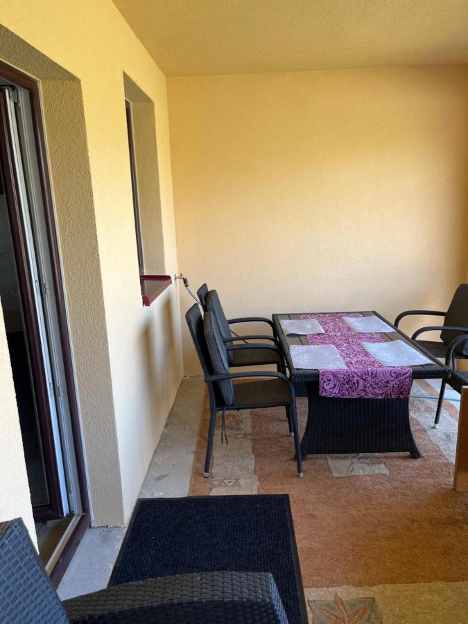 Apartmanovy Dom Magda Vrbov Luaran gambar