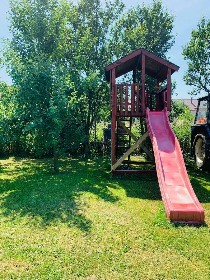 Apartmanovy Dom Magda Vrbov Luaran gambar