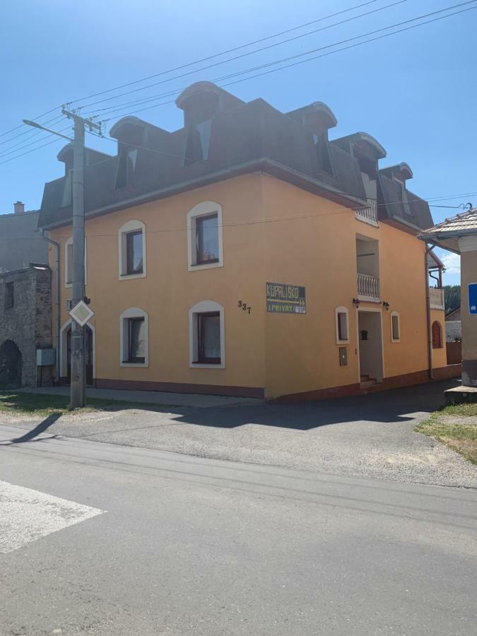 Apartmanovy Dom Magda Vrbov Luaran gambar